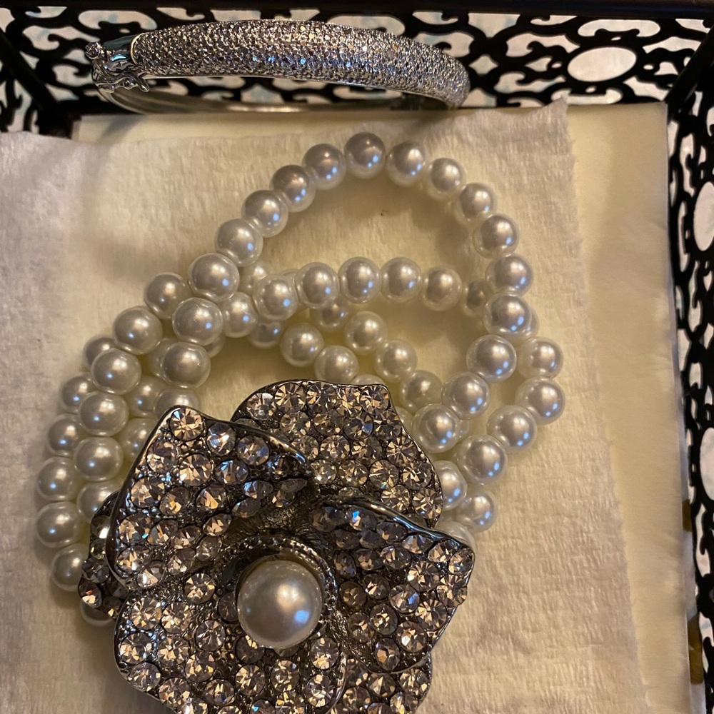 (2) Bracelets - Picture 3 of 7